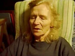 60歳の女性のメガネは、セックスのための家と呼ばれます 女の子 の ため の エロ 動画