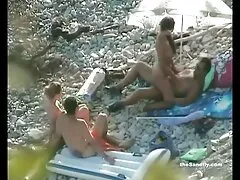 ブッチは大きな驚きで成長しています 女の子 の 為 の 無料 エロ 動画