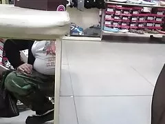 女の子は処女を引き裂き、彼女の花を与えた エロ 動画 女 向け