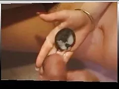 若い金髪の足の仕事 女性 の ため の エロ い 動画